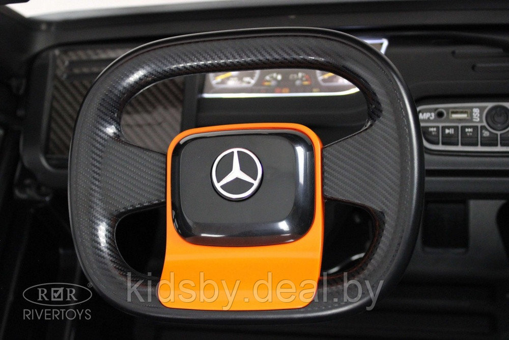 Детский электромобиль RiverToys Mercedes-Benz Axor с прицепом H777HH (оранжевый) Лицензия с пультом - фото 4 - id-p202176835