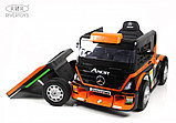 Детский электромобиль RiverToys Mercedes-Benz Axor с прицепом H777HH (оранжевый) Лицензия с пультом, фото 5