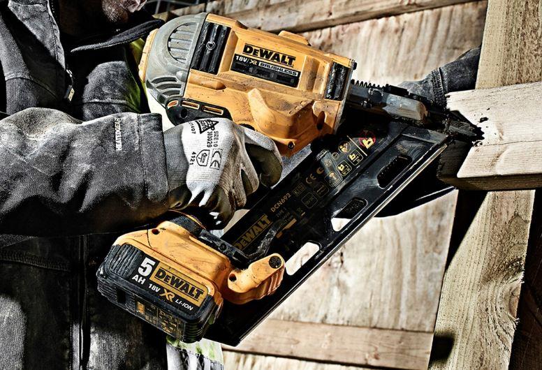 Гвоздезабиватель аккумуляторный DeWALT DCN692N Тип3 бесщёточный - фото 5 - id-p204529979