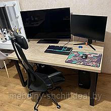 Компьютерный стол из дуба