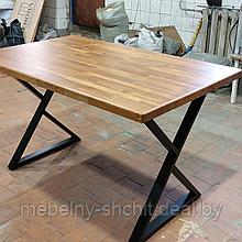 Деревянный стол из разных пород дерева