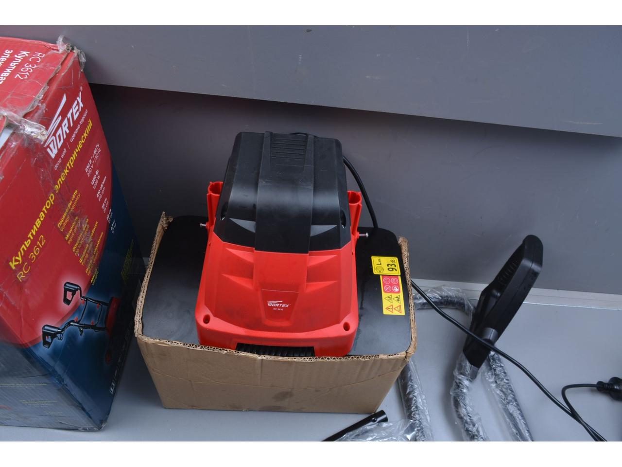 Культиватор электрический WORTEX RC 3612 Уцененный (1200 Вт, шир. 36 см, глуб. 22 см) - фото 3 - id-p204591057