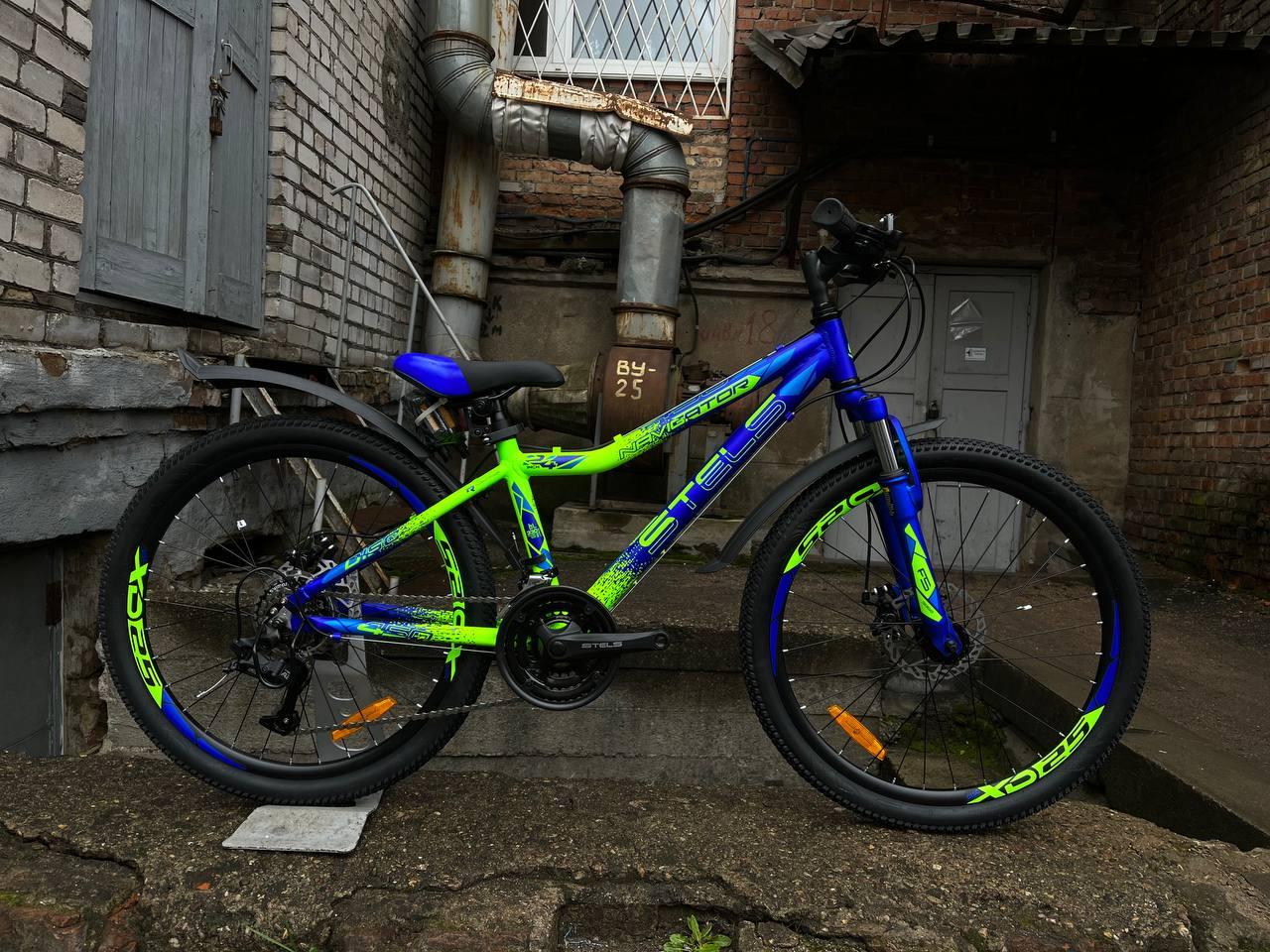 Stels Navigator 450 MD V030 24" синий/неоновый/зеленый подростковый велосипед - фото 2 - id-p112975797