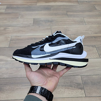 Кроссовки Wmns Nike Sacai X Vapor Waffle Black White