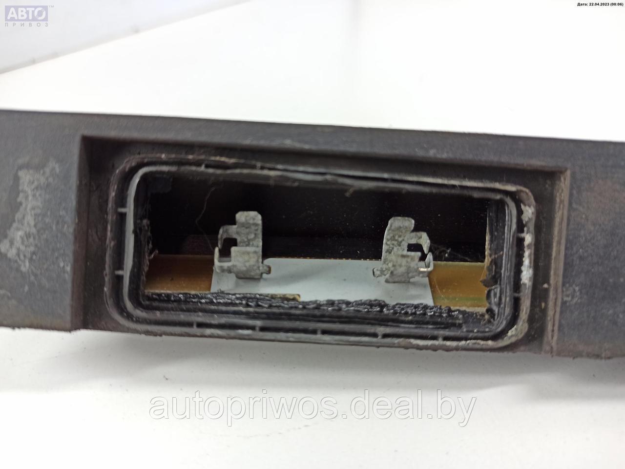 Подсветка номера BMW X3 E83 (2003-2010) - фото 2 - id-p204744903