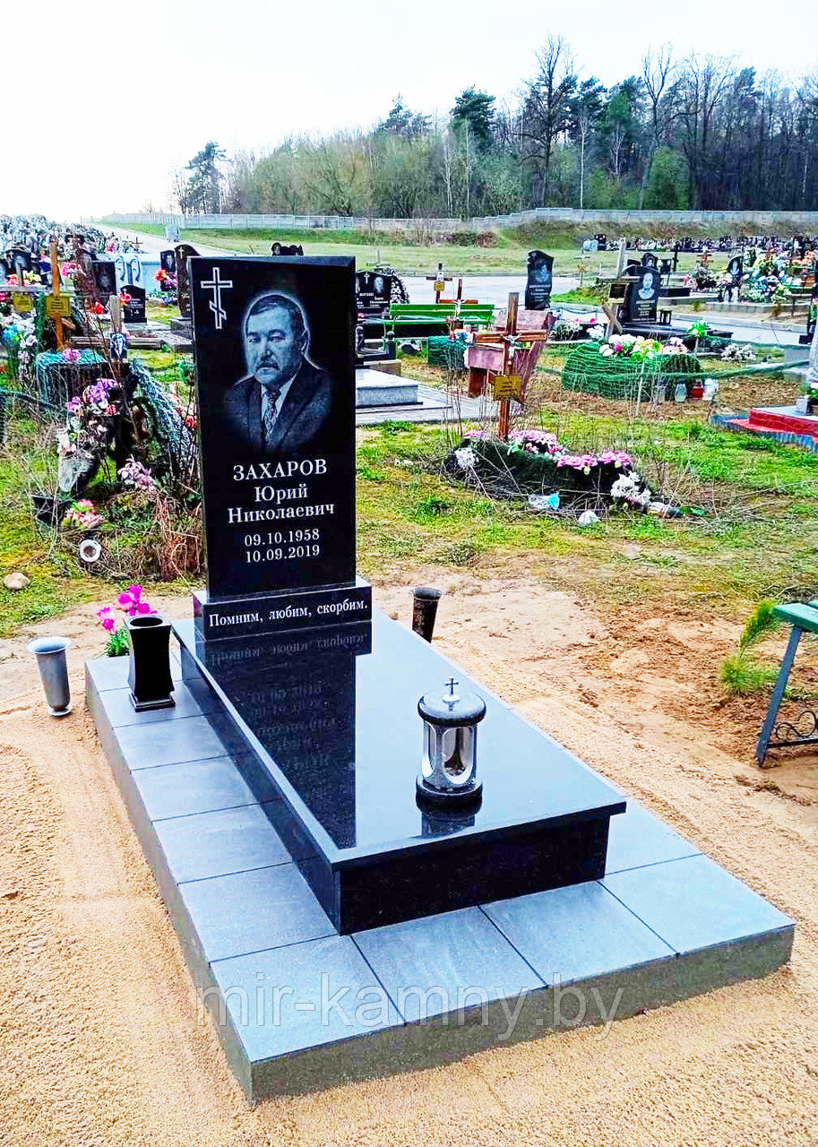ОДИНОЧНЫЙ ПАМЯТНИК ИЗ ГРАНИТА В ВЕРТЕЛИШКАХ