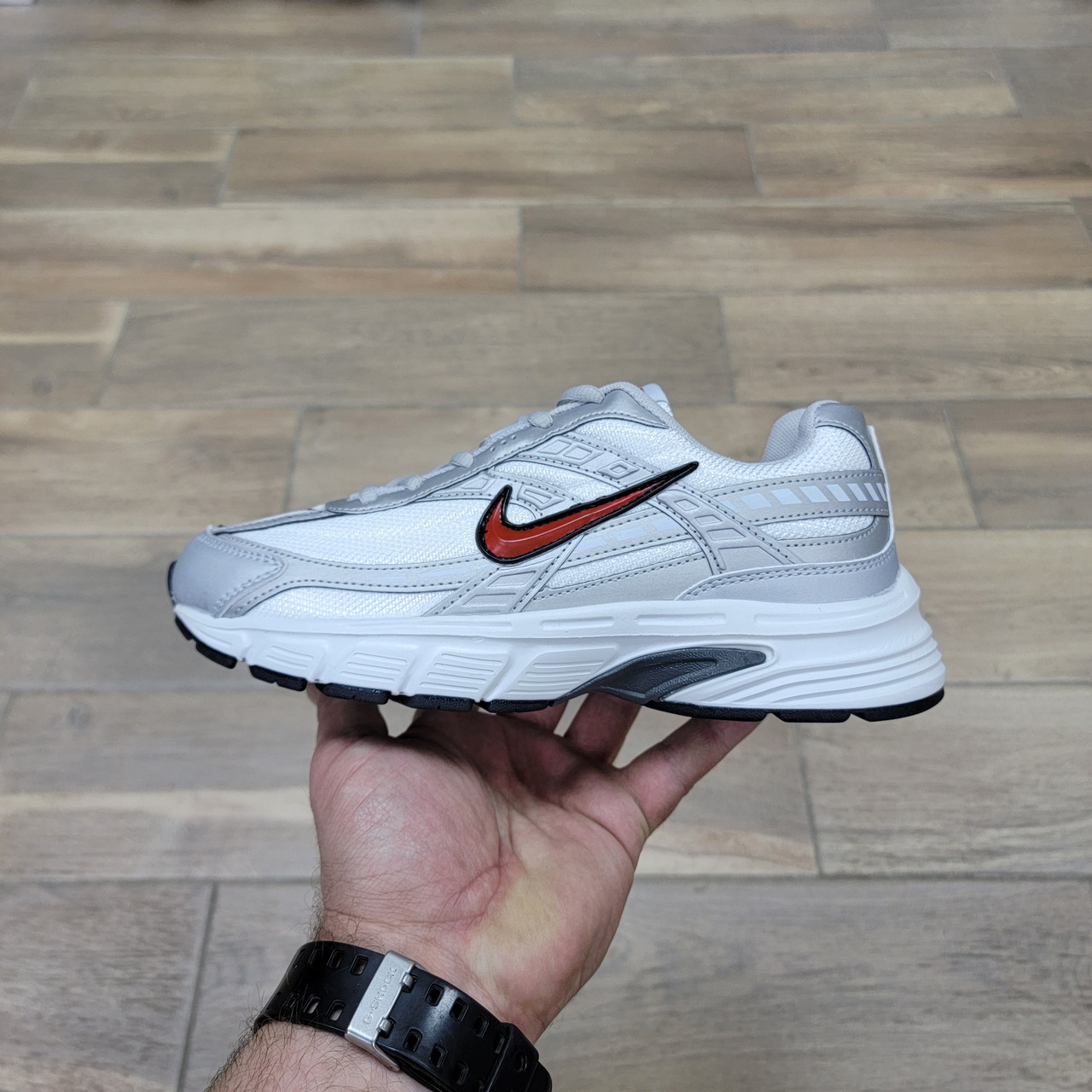 Кроссовки Nike Initiator White Cherry Silver