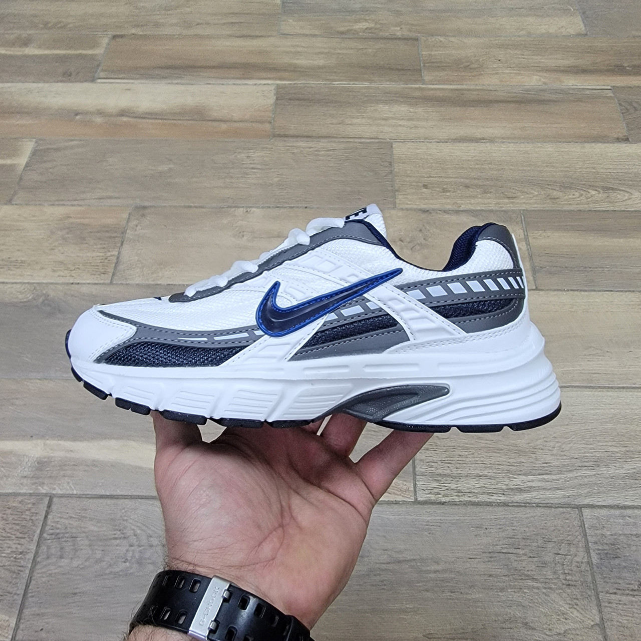 Кроссовки Wmns Nike Initiator White Obsidian Grey