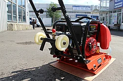 Виброплита Impulse VP80TL Loncin G200F (бак, колеса)