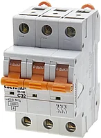 Выключатель автоматический СВЕТОЗАР 3-полюсный, 32 A, C , откл. сп. 10 кА, 400 В