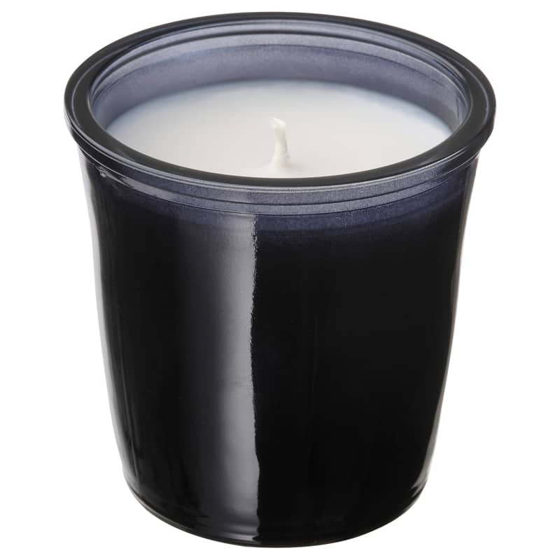 Ароматическая свеча в стакане IKEA ЛЭВТРЭД  20 часов 7см черная роза и сандаловое дерево серый цвет