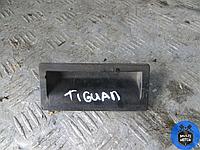 Кнопка открытия багажника Volkswagen TIGUAN (2007-2017) 2.0 TDi CFGC - 177 Лс 2009 г.