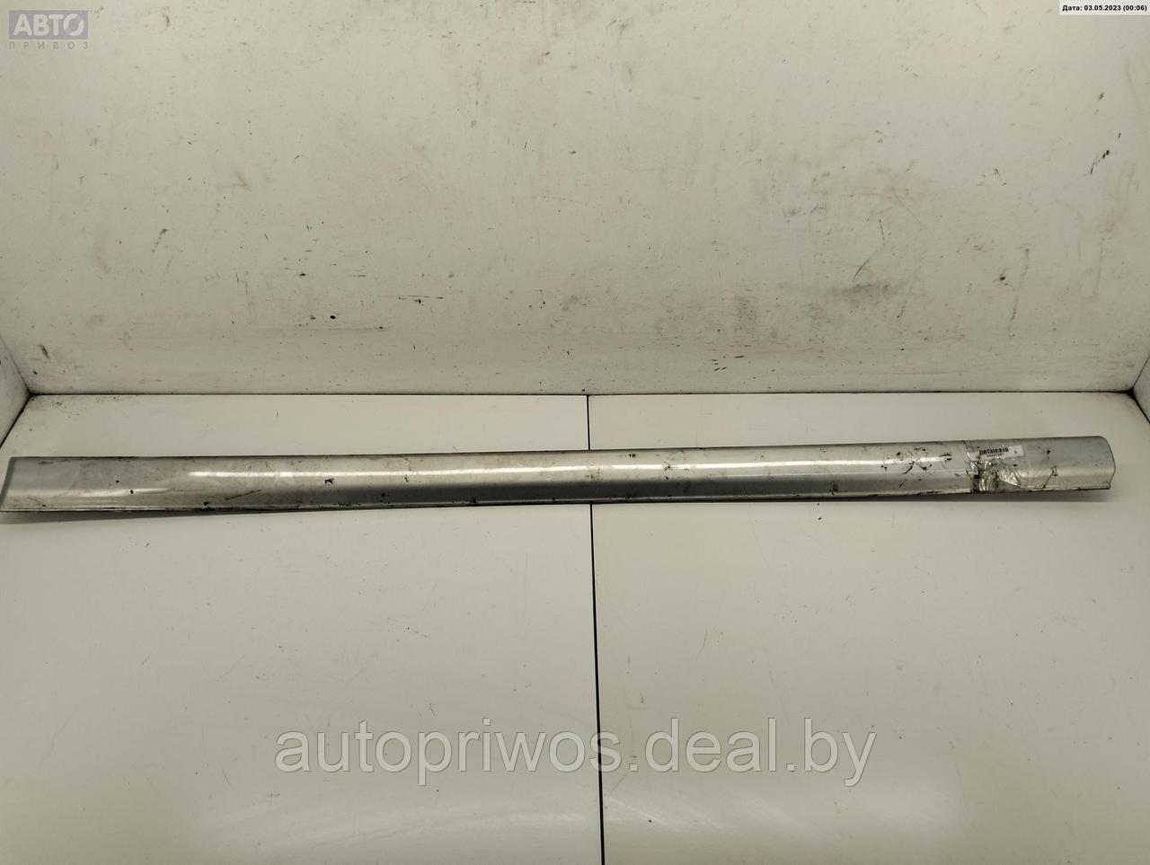 Молдинг стекла двери передней правой наружный Volkswagen Golf-3 - фото 1 - id-p203009003