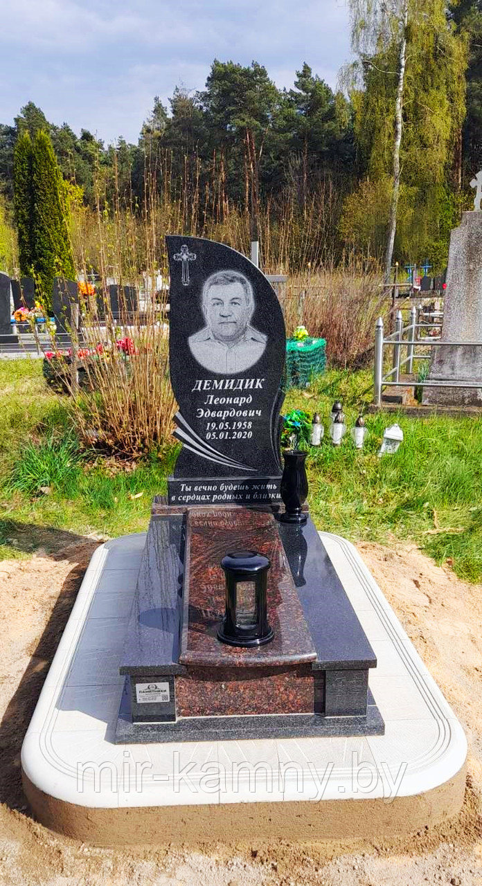 КРАСИВЫЙ ГРАНИТНЫЙ ПАМЯТНИК НА ОДИНОЧНОЕ ЗАХОРОНЕНИЕ