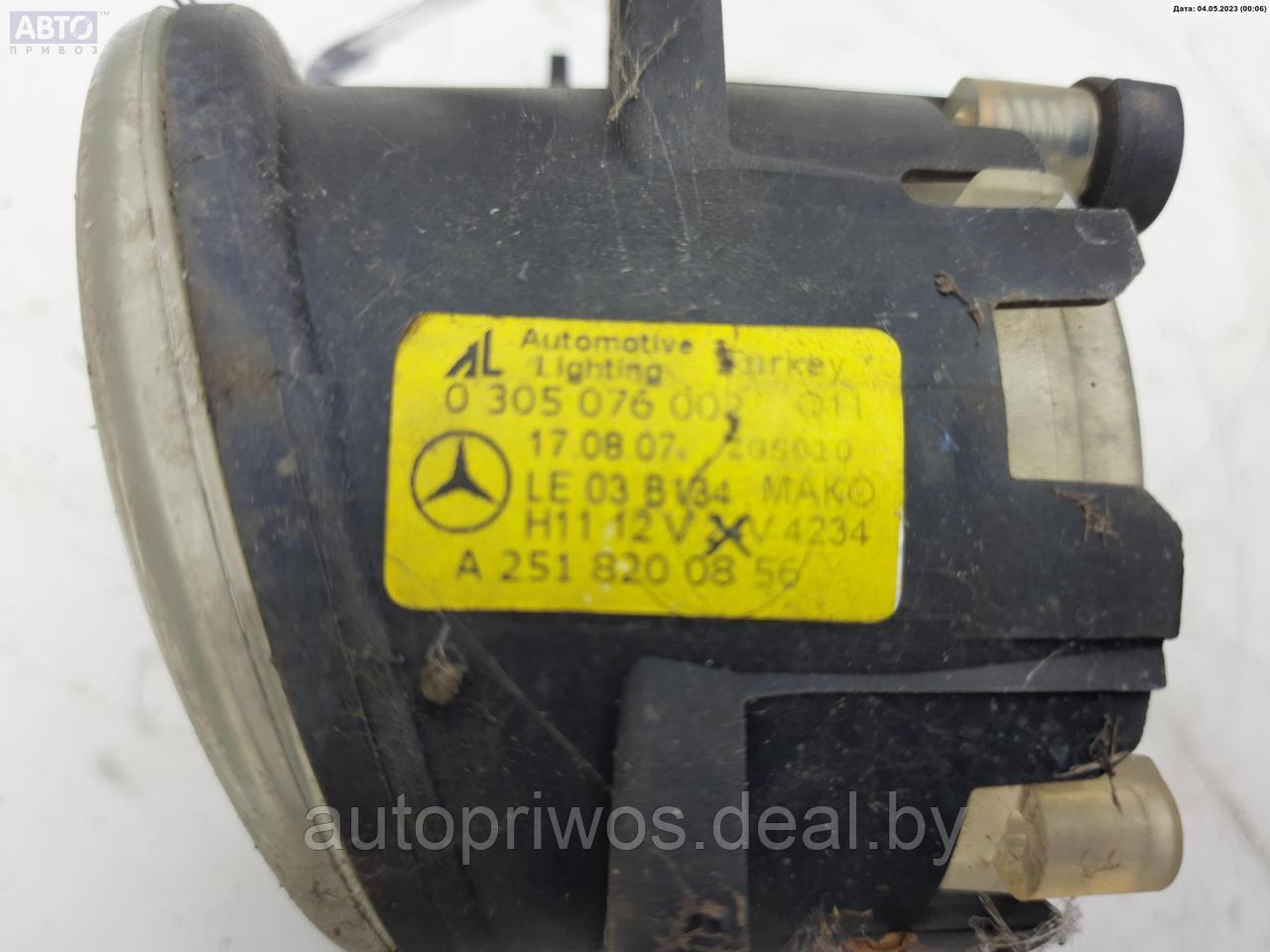 Фара противотуманная правая Mercedes W204 (C) - фото 4 - id-p205940251