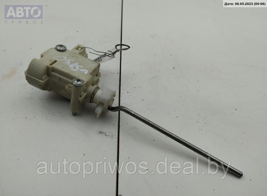 Активатор (привод) замка лючка бака Volkswagen Polo (2005-2009) - фото 2 - id-p206315209