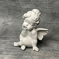 Фигурка ангел-девочка сидящий