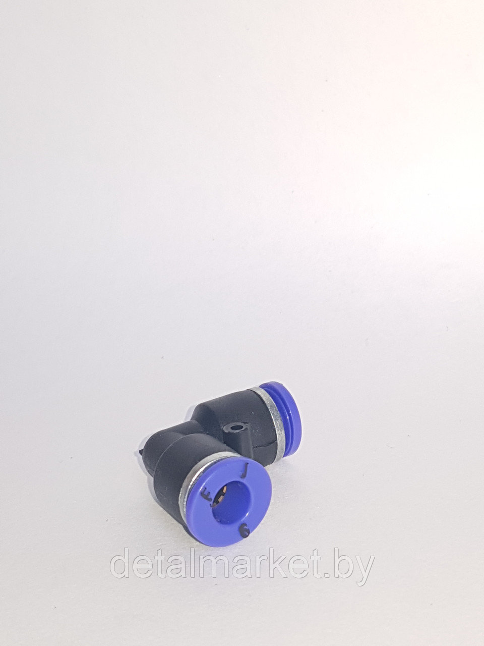Соединение угловое для полиамидных трубок подачи воздуха (Фитинг) 6 мм - фото 1 - id-p206646642