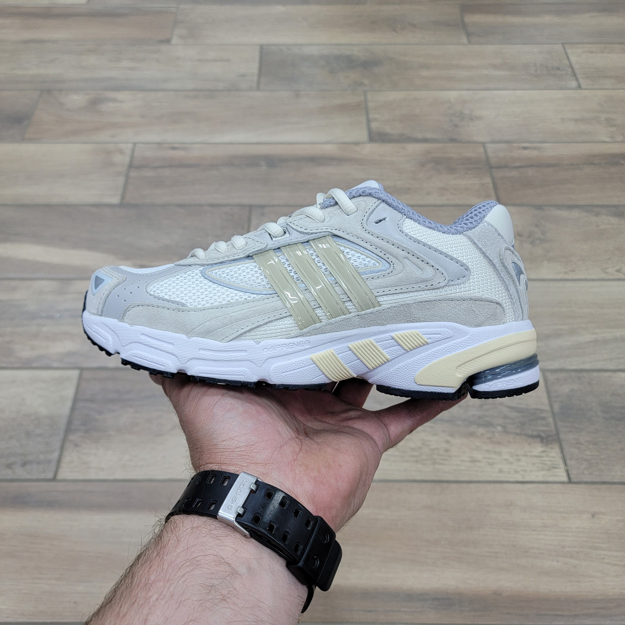 Кроссовки Wmns Adidas Response CL Crystal White