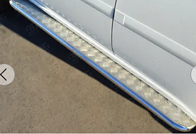 Пороги алюминиевые РусCталь труба d42 (вариант 1) с листом для Mitsubishi Pajero Sport II 2013-2015.