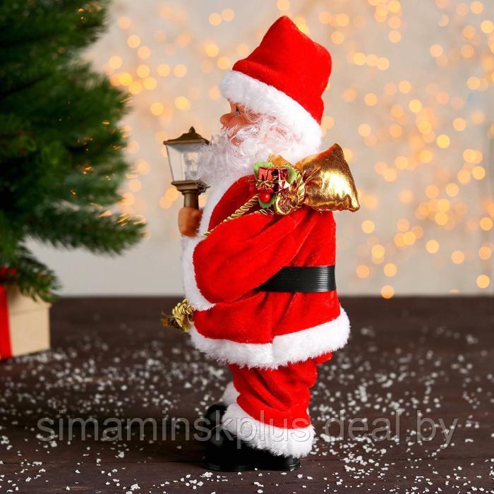 Дед Мороз "Красная шубка, ремешок, с фонариком" с подсветкой, двигается, 27 см - фото 2 - id-p206760949