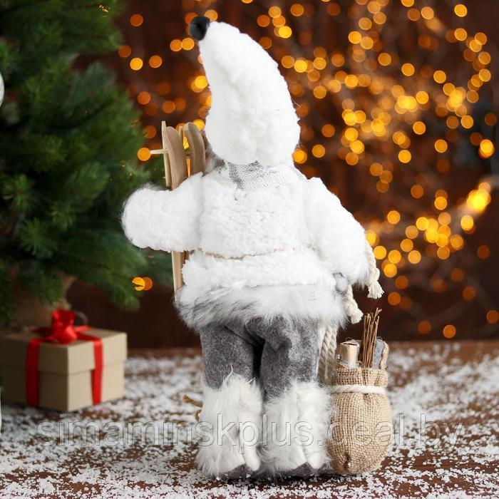 Дед Мороз "В белой шубке с лыжами" 18х30 см - фото 3 - id-p206760951