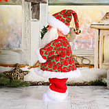 Дед Мороз "Клетчатый колпак с подарками" двигается, с подсветкой, 28 см, фото 2