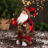 Дед Мороз "В меховом красном костюмчике, с мешком" двигается, 11х30 см, фото 4