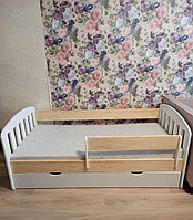 Кровать с бортиком "Классика Микс" (80х160 см) МДФ+Массив сосны