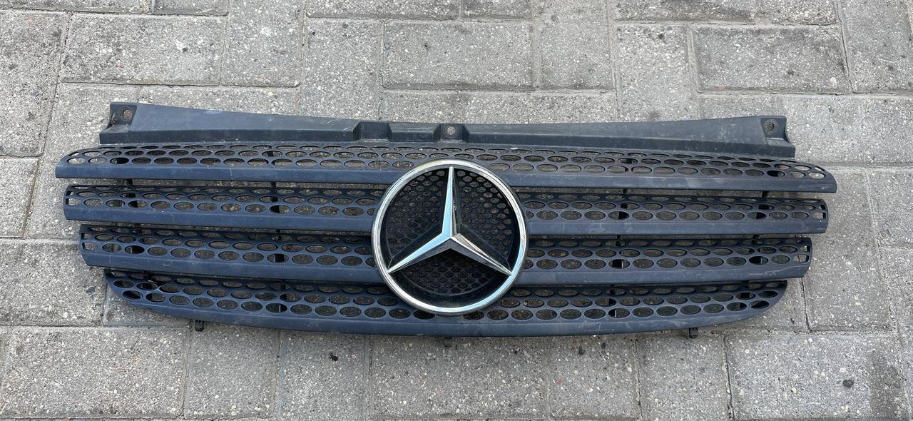 Решетка радиатора верхняя Mercedes-Benz Vito W639 2005 - фото 1 - id-p206898962