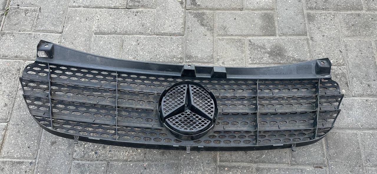 Решетка радиатора верхняя Mercedes-Benz Vito W639 2005 - фото 2 - id-p206898962