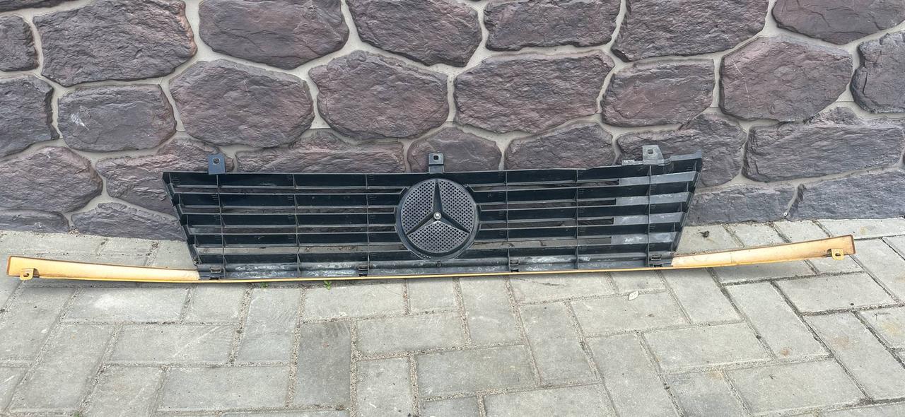 Решетка радиатора Mercedes-Benz Vito W638 2002 - фото 2 - id-p206898979