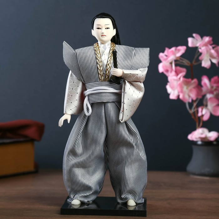 Кукла коллекционная "Самурай в сером кимоно с мечом" 30х12,5х12,5 см - фото 6 - id-p206992837