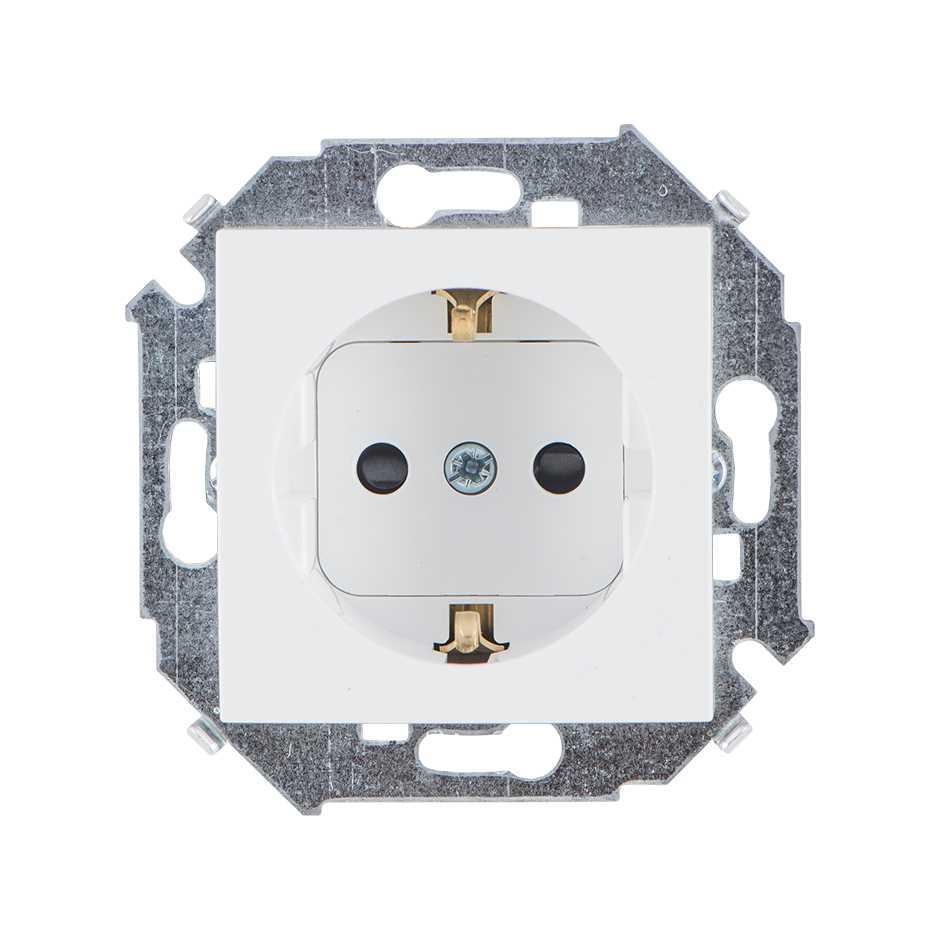 1591443-030 Розетка с заземлением и шторками
Schuko 2Р+Е 16A 250В~ белого цвета