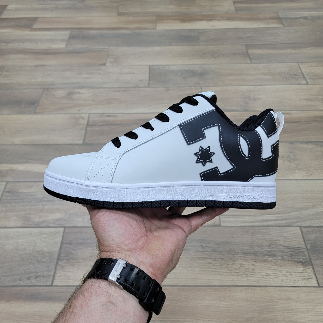 Кроссовки Dc Shoes Court Graffik White Black 43 - фото 1 - id-p207242550