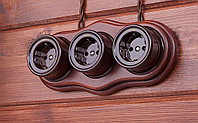 Ретро электрика - надежный и эстетичный вариант оформления наружной электропроводки в деревянном доме