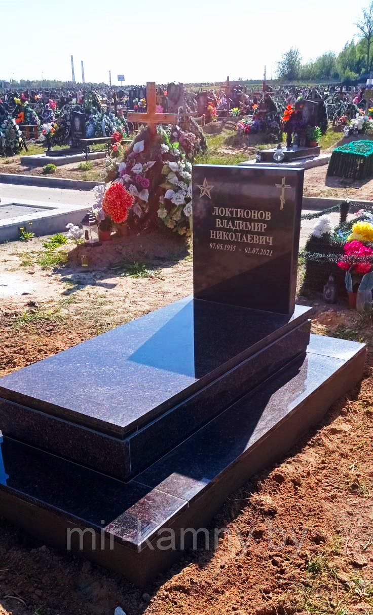 ОДИНОЧНЫЙ ГРАНИТНЫЙ ПАМЯТНИК В ЕВРОПЕЙСКОМ СТИЛЕ