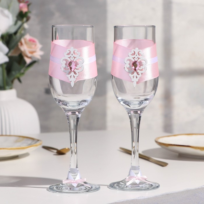 Набор свадебных бокалов "Прага", ручной работы, белый - розовый пастель, 6х6х20,5 см, 2 шт. - фото 1 - id-p207464715