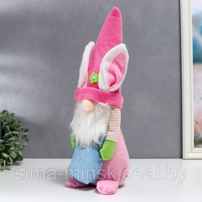 Кукла интерьерная "Гном в шапке с зайчьими ушами, с мешком" розовый 40х14 см - фото 3 - id-p207453591
