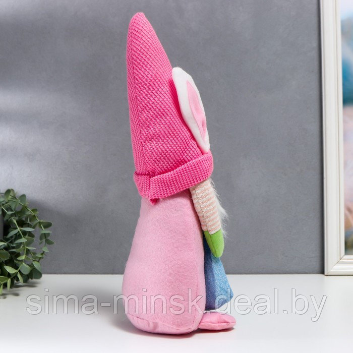 Кукла интерьерная "Гном в шапке с зайчьими ушами, с мешком" розовый 40х14 см - фото 5 - id-p207453591