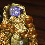 Фонтан настольный от сети, подсветка "Мешок с золотыми слитками" золото 21х15х12 см, фото 6