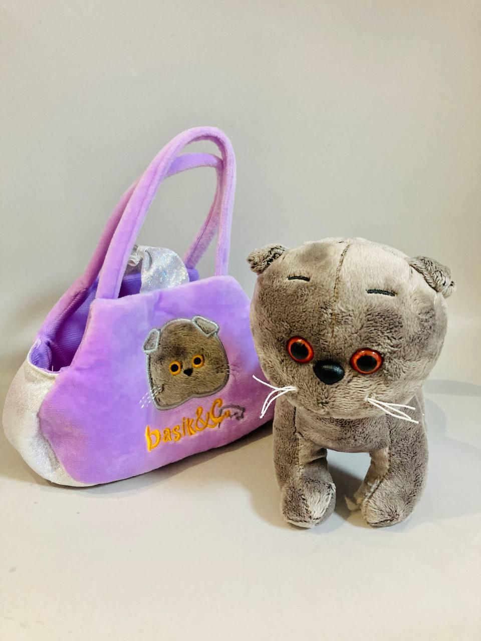 Мягкая игрушка Кот Басик в сумочке  . Цвет в ассортименте