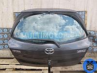 Крышка багажника (дверь 3-5) TOYOTA YARIS II (2005-2011) 1.3 i 2SZ-FE - 87 Лс 2010 г.