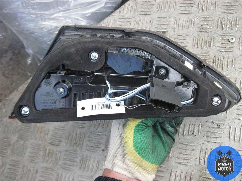 Фонарь крышки багажника левый SEAT Leon 3 (2012-2023) 2.0 TD 2018 г. - фото 3 - id-p207531499