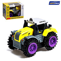 Трактор-перёвертыш «Хозяин фермы», работает от батареек, цвет жёлтый / 1 шт.