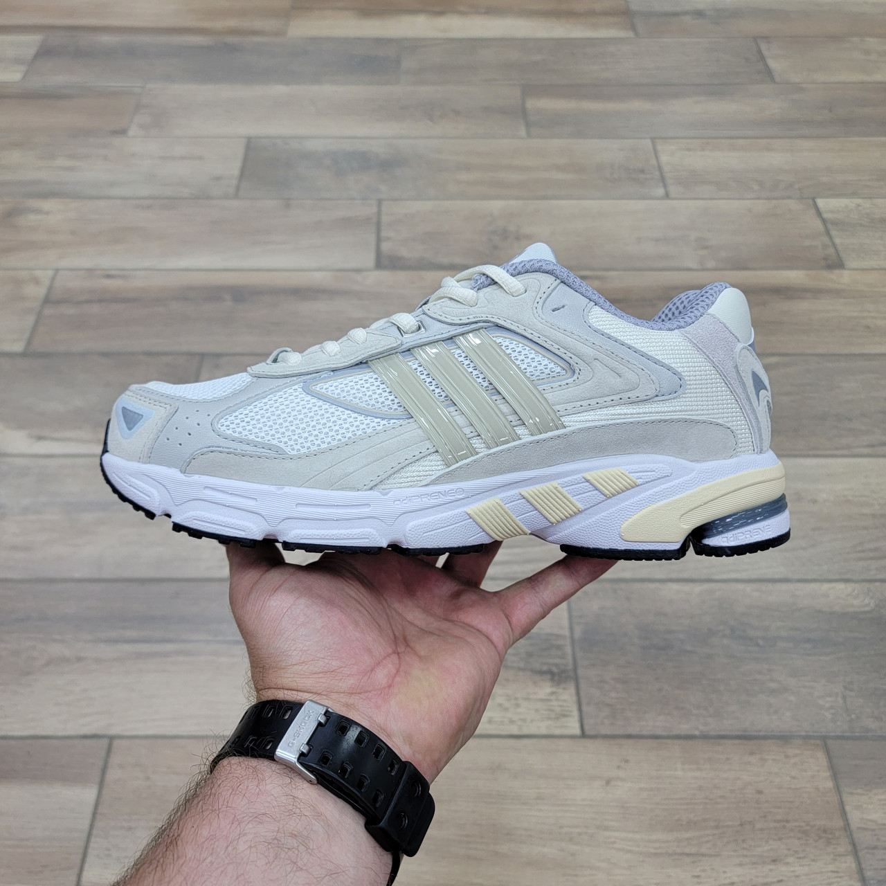 Кроссовки Adidas Response CL Crystal White