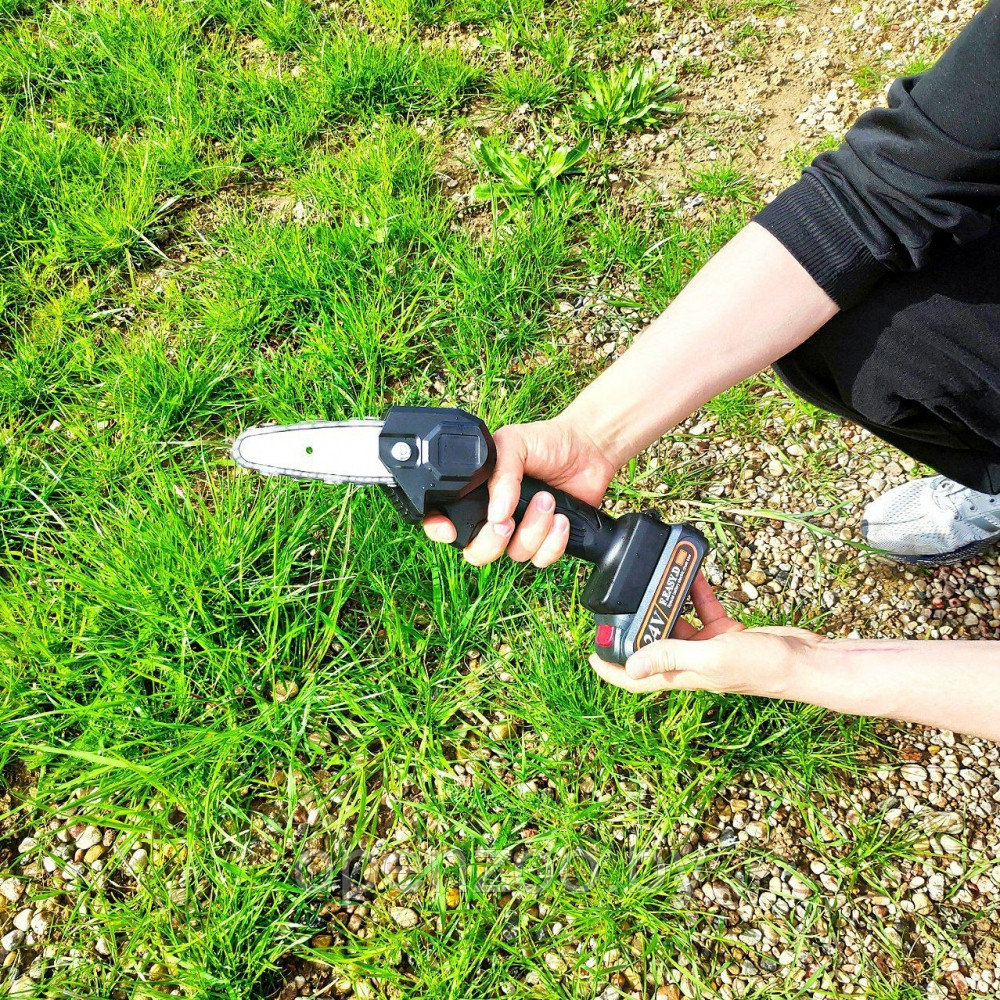 Mini electric chainsaw 24v new arrivals