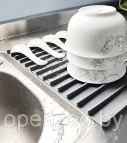 Водостойкий силиконовый коврик для сушки посуды / слив под углом для стека воды / серый 32х20 см - фото 1 - id-p207593522