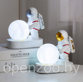 Светильник ночник Астронавт с луной Белое свечение - фото 1 - id-p207593925