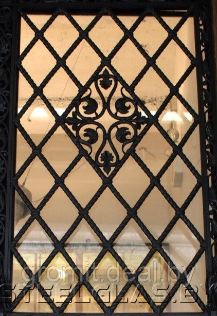 Решетка на окно кованая РО-23К - фото 1 - id-p207976359